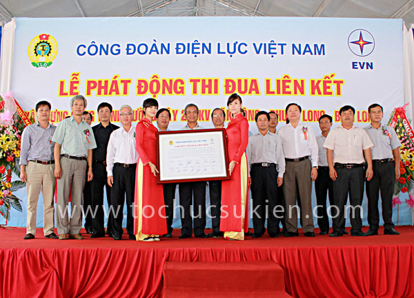 Tổ chức sự kiện Lễ phát động thi đua liên kết xây dựng công trình đường dây 220KV Đăk Nông - Phước Long - Bình Long - 1
