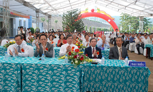 Sự kiện Lễ đón nhận huân chương lao

động và kỷ niệm 15 năm vận hành Nhà máy thủy điện Thác Mơ - Tỉnh Bình

Phước 13