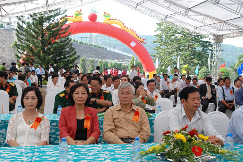 Sự kiện Lễ đón nhận huân chương lao

động và kỷ niệm 15 năm vận hành Nhà máy thủy điện Thác Mơ - Tỉnh Bình

Phước 16