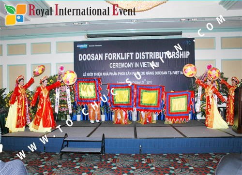Tổ chức sự kiện Lễ giới thiệu nhà phân phối sản phẩm xe nâng DOOSAN tại Việt Nam 13