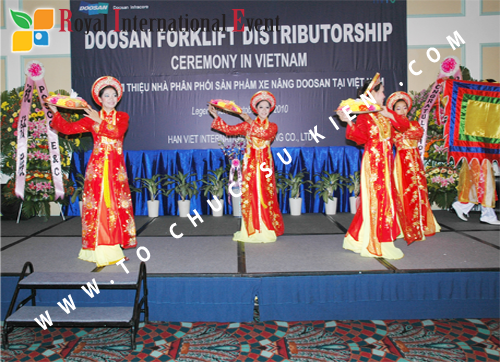 Tổ chức sự kiện Lễ giới thiệu nhà phân phối sản phẩm xe nâng DOOSAN tại Việt Nam 14