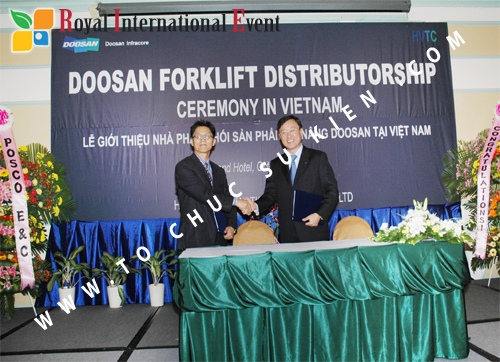 Tổ chức sự kiện Lễ giới thiệu nhà phân phối sản phẩm xe nâng DOOSAN tại Việt Nam 23