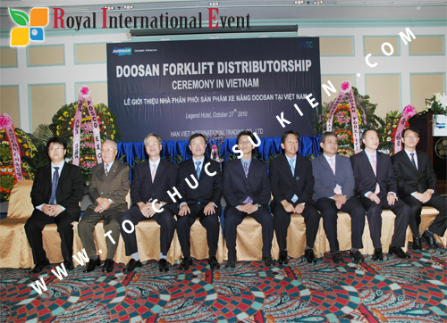 Tổ chức sự kiện Lễ giới thiệu nhà phân phối sản phẩm xe nâng DOOSAN tại Việt Nam 30