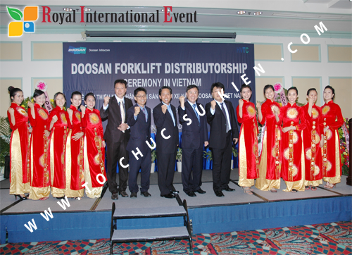 Tổ chức sự kiện Lễ giới thiệu nhà phân phối sản phẩm xe nâng DOOSAN tại Việt Nam 42