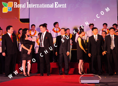 Tổ chức sự kiện Lễ  Tổng Kết năm 2010 và chào đón năm mới 2011 của công ty Cổ Phần Hữu Toàn 19