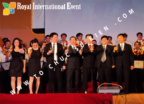 Tổ chức sự kiện Lễ  Tổng Kết năm 2010 và chào đón năm mới 2011 của công ty Cổ Phần Hữu Toàn 25