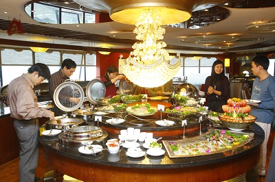 Bữa trưa và giải lao giữa buổi