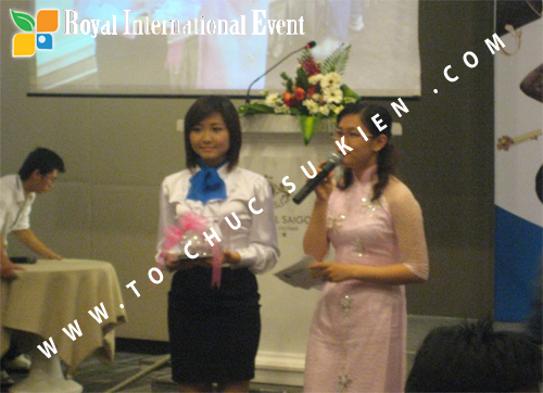 Công
 ty TNHH Quảng Cáo và Xúc Tiến Thương Mại Quốc Tế Hoàng Gia – Royal
International Event chính thức trở thành thành viên của Hiệp Hội Thương
Mại Điện Tử Việt Nam 08