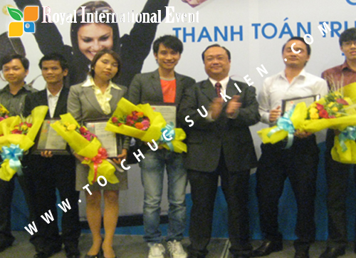 Công
 ty TNHH Quảng Cáo và Xúc Tiến Thương Mại Quốc Tế Hoàng Gia – Royal
International Event chính thức trở thành thành viên của Hiệp Hội Thương
Mại Điện Tử Việt Nam 12