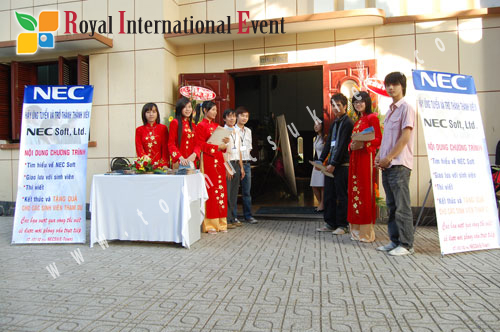 Tổ chức sự kiện cho tập đoàn N.E.C Soft Nhật Bản tại Đại học Khoa học Tự Nhiên 3