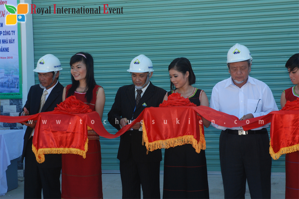 Tổ chức sự kiện Kỷ niệm 10 năm ngày thành lập công ty và khánh thành nhà máy thuỷ điện ĐăkNe của tập đoàn Tấn Phát 8